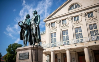 Goethe-und-Schiller-Weimar-.jpg